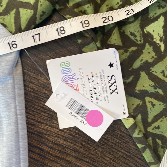 Lularoe Randy T Shirt 3/4 Sleeve Extra Extra Small XXS New NWT Gray Green - Picture 6 of 8